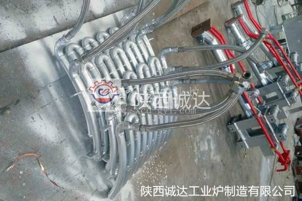 100KG試驗(yàn)電爐生產(chǎn)過程（二）